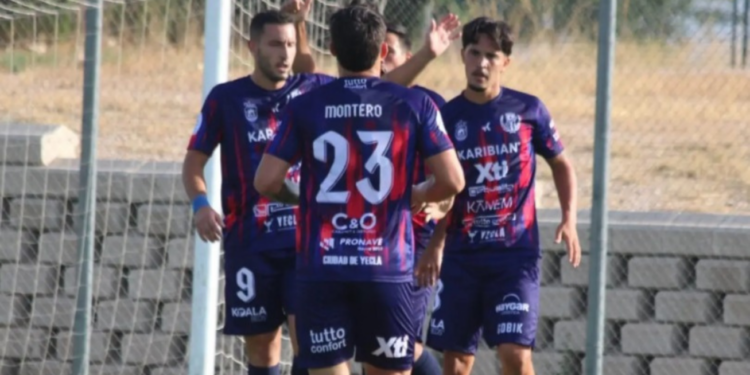 El Yeclano sube el nivel de su pretemporada ante el Hércules con David Gil preparado para debutar