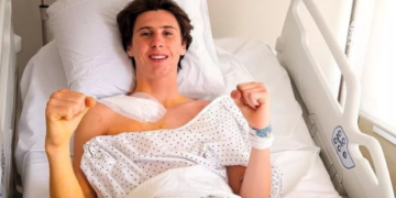 Máximo Quiles mantendrá su holgado liderato en Moto3 tras ser operado con éxito en Madrid