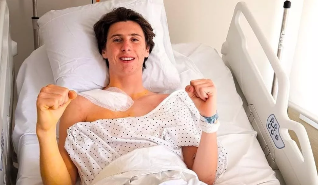 Máximo Quiles mantendrá su holgado liderato en Moto3 tras ser operado con éxito en Madrid