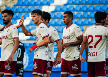 Chema Núñez y Javi Moreno encarrilan el segundo triunfo veraniego del Real Murcia
