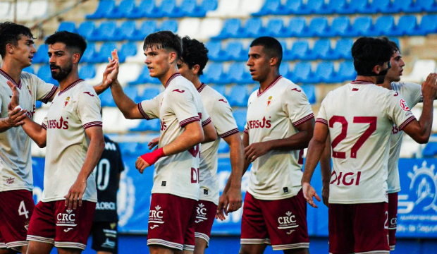 Chema Núñez y Javi Moreno encarrilan el segundo triunfo veraniego del Real Murcia