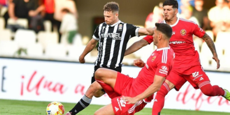 El Cartagena busca estrenar el Cartagonova esta temporada a lo grande