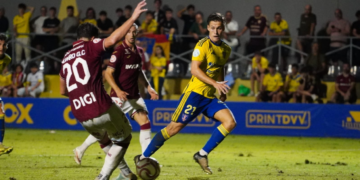 El Real Murcia tumba al Orihuela en la prórroga y se acerca a la Copa del Rey (1-4)