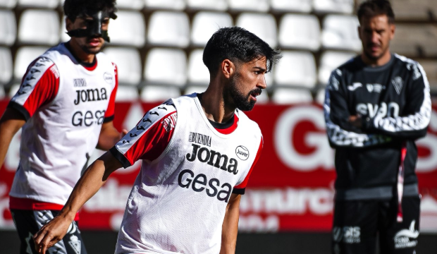 Maratón a la vista: El Real Murcia recarga pilas antes de afrontar un nuevo carrusel de partidos