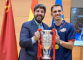 ElPozo Murcia ofrece la Supercopa de España a la Región en un recibimiento oficial en San Esteban