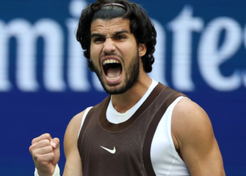 Alcaraz arrolla a Wu y se mete en los octavos de final del US Open