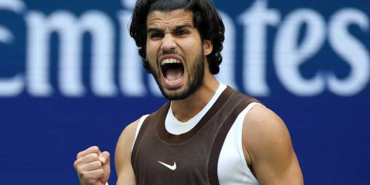Alcaraz arrolla a Wu y se mete en los octavos de final del US Open