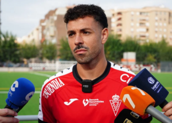Álvaro Bustos avisa del peligro del Navalcarnero: «Se lo van a tomar como una final»