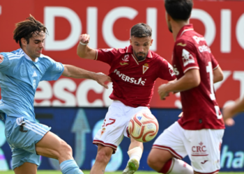 El Real Murcia, ante la oportunidad de reconquistar un liderato de Primera RFEF que se le resiste