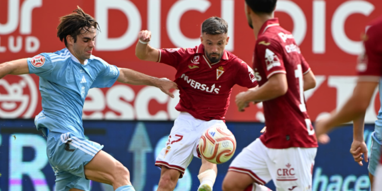 El Real Murcia, ante la oportunidad de reconquistar un liderato de Primera RFEF que se le resiste