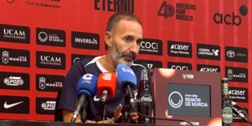 Sito Alonso blinda a los suyos y avisa al Barça: «Si estamos liberados, tiraremos 50 triples; no creo en depender de la suerte»