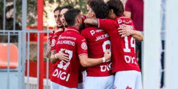 Liderato al rojo vivo: La victoria grana y el empate maño calientan el choque de este domingo en el Enrique Roca
