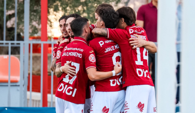 Liderato al rojo vivo: La victoria grana y el empate maño calientan el choque de este domingo en el Enrique Roca